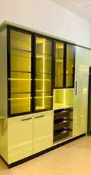 शीशे का काम,  कांच की दुकान,  जैसे लैकर्ड ग्लास,  टफन्ड ग्लास,  रेलिंग 