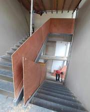  ਸ਼ੀਸ਼ੇ ਦਾ ਕੰਮ,  ਕਾਂਚ ਕੀ ਦੁਕਾਨ,  ਜਿਵੇਂ ਕਿ ਲੈਕਵਰਡ ਸ਼ੀਸ਼ੇ,  ਸਖ਼ਤ ਸ਼ੀਸ਼ੇ, 